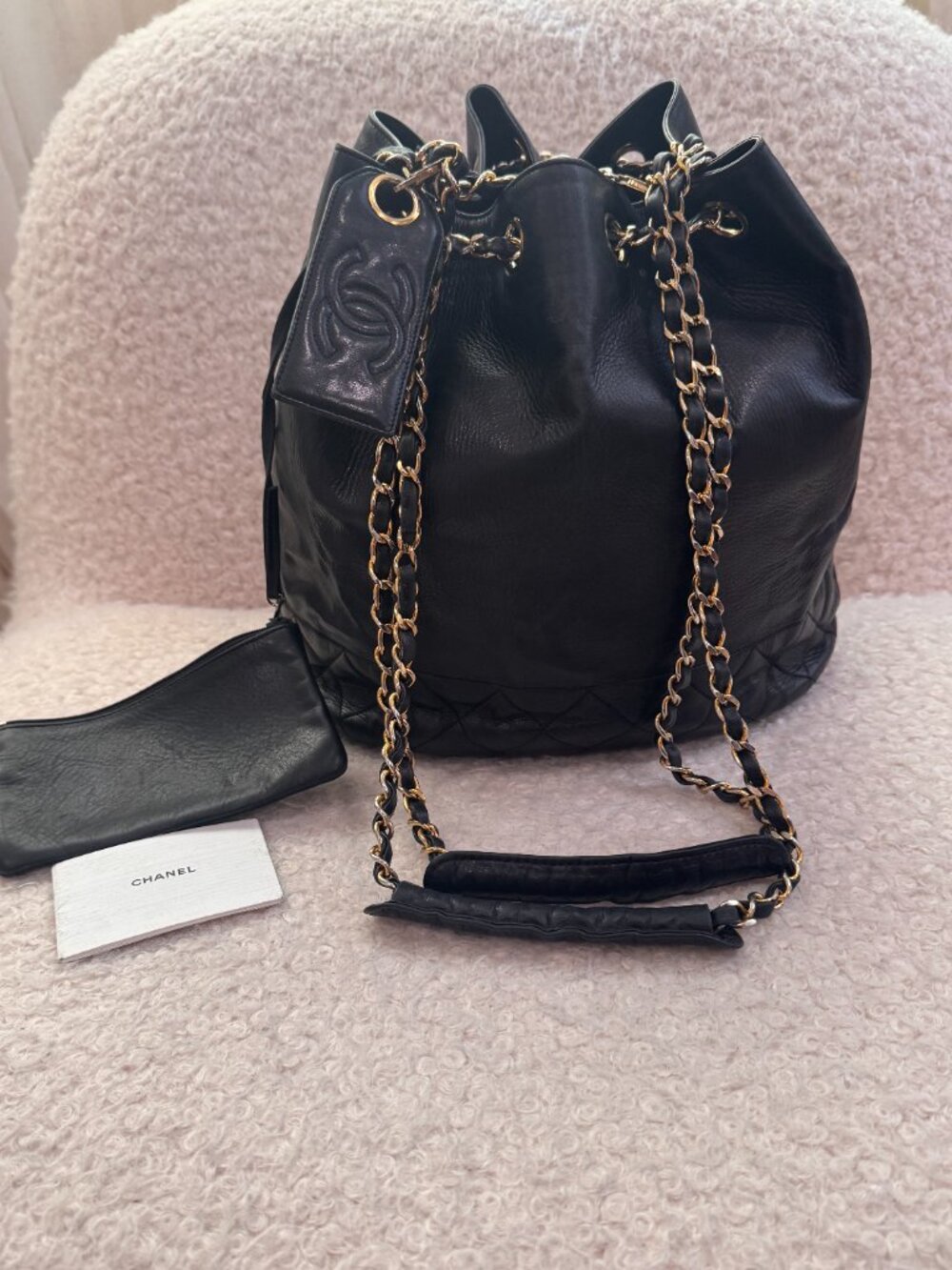 CHANEL Drawstring Bucket Bag | Aged Calfskin | Collection by Karl Lagerfeld - Picture 5 of 6